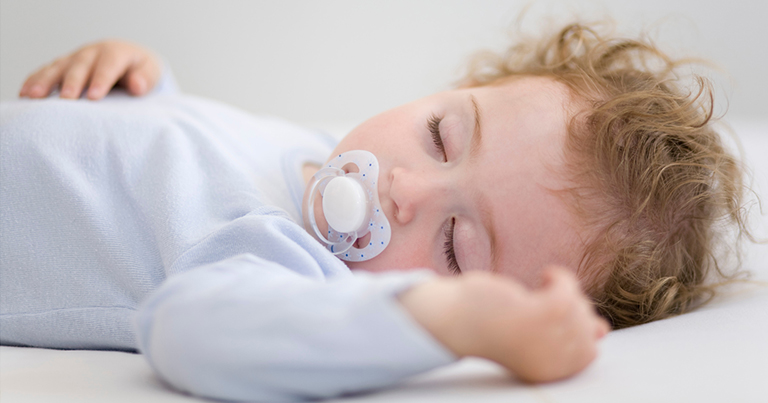 ¿Cuántas horas debe dormir un niño de dos a cinco años?