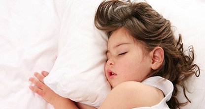 Cómo hacer dormir a tu hijo con aromaterapia